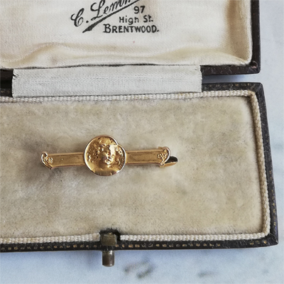 Brooch - BAU ANTIQUES