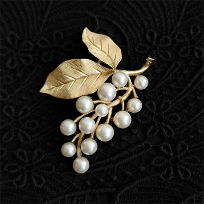 Brooch - BAU ANTIQUES